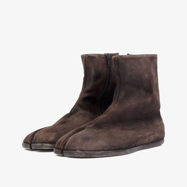 Brown Split-Toe Suede Flat Boots