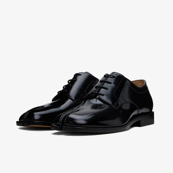 Patent leather Tabi Laced Brogue Shoes